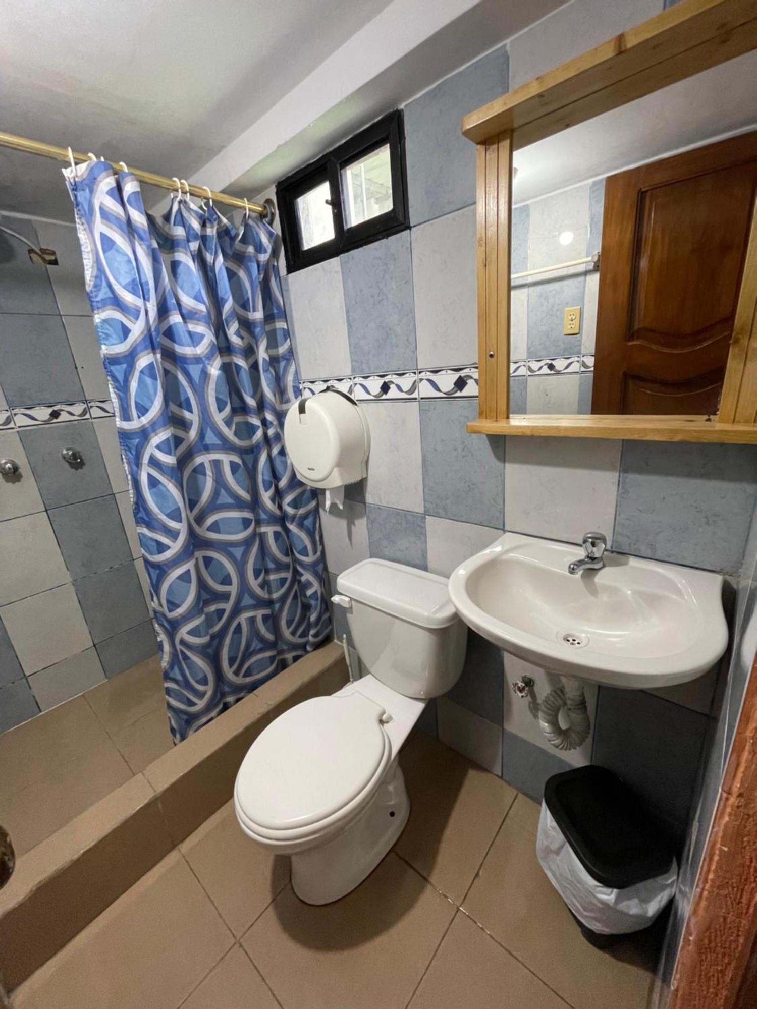 Casa De Huespedes "Darling" Hotel Puerto Baquerizo Moreno Eksteriør billede