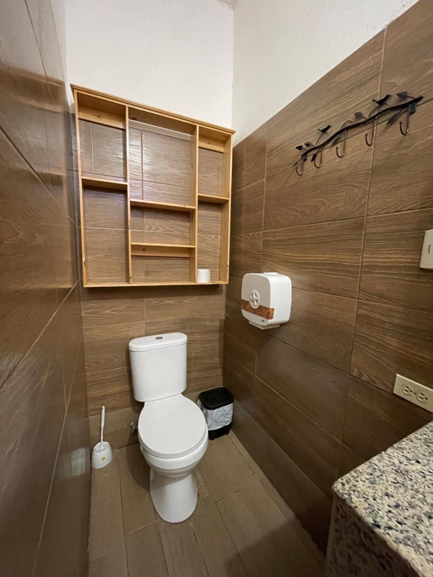 Casa De Huespedes "Darling" Hotel Puerto Baquerizo Moreno Eksteriør billede