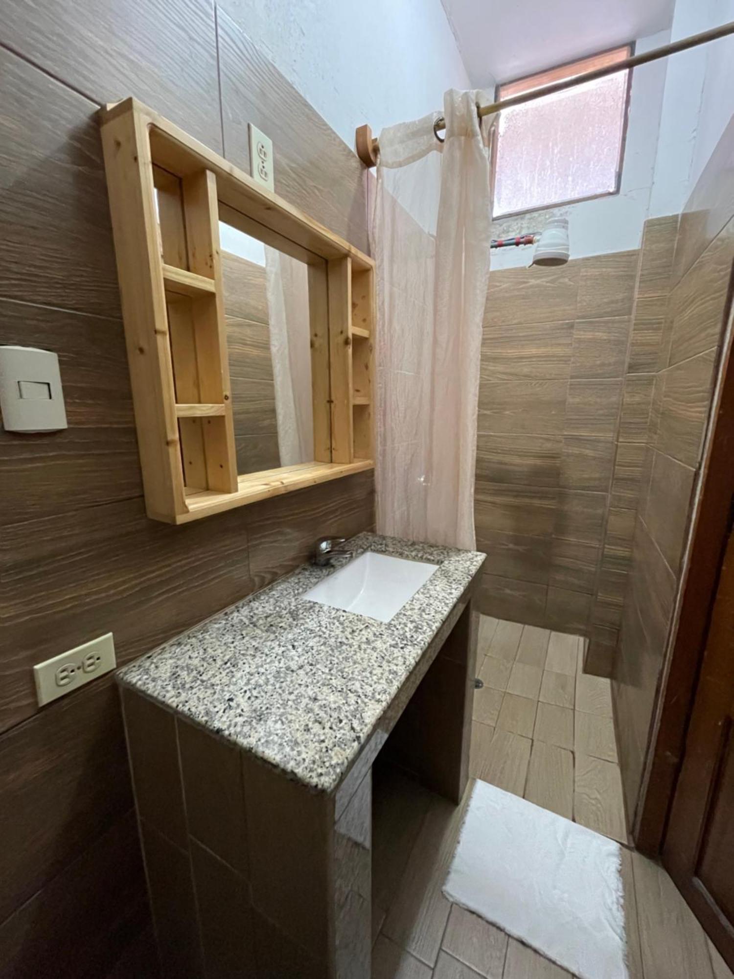 Casa De Huespedes "Darling" Hotel Puerto Baquerizo Moreno Eksteriør billede